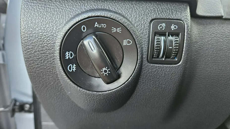 VOLKSWAGEN Tiguan -