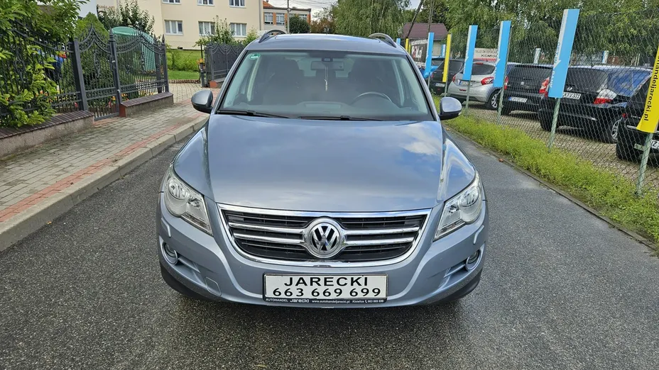 VOLKSWAGEN Tiguan -