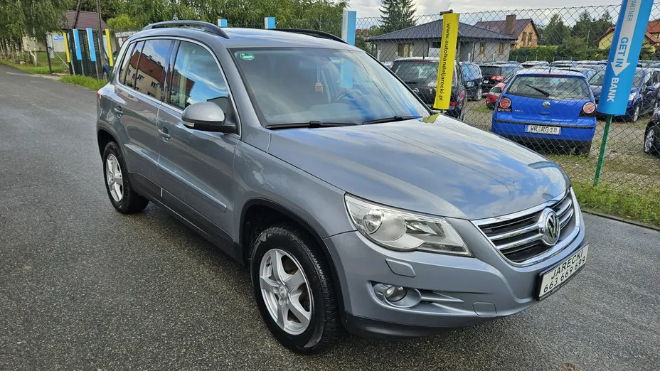 VOLKSWAGEN Tiguan -
