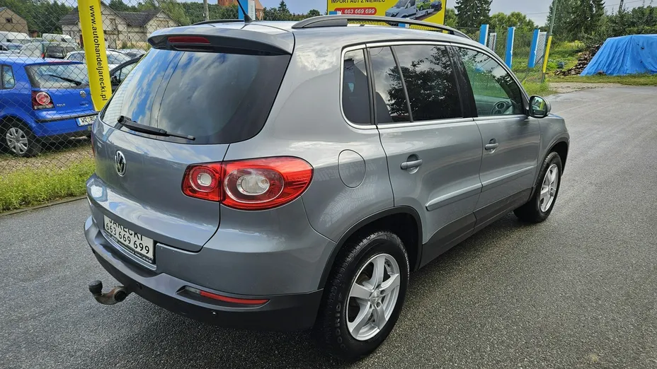 VOLKSWAGEN Tiguan -