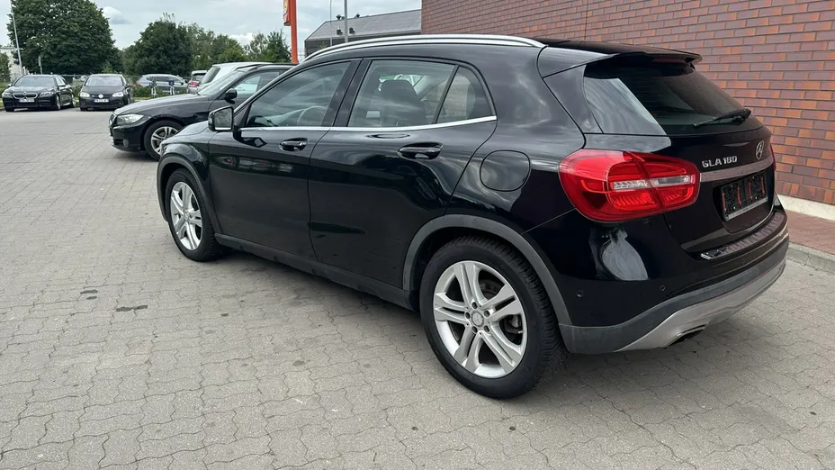 MERCEDES-BENZ GLA -