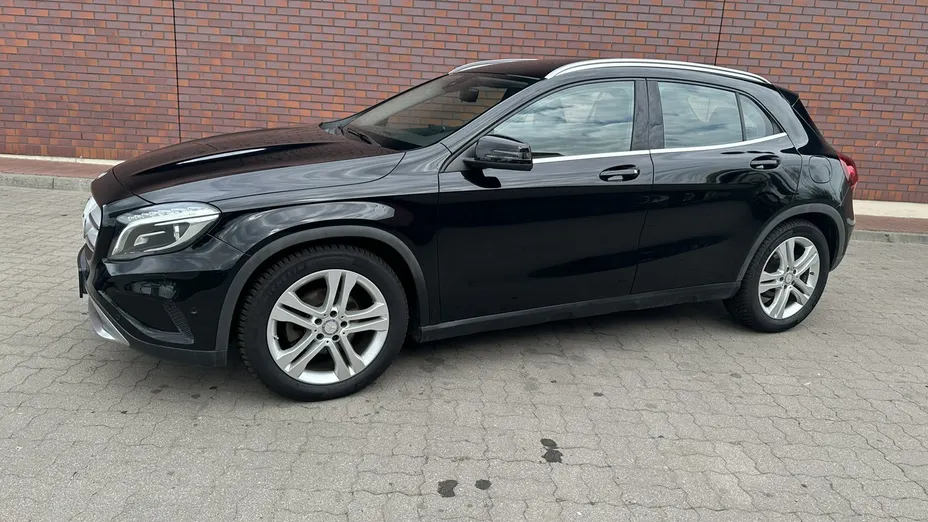 MERCEDES-BENZ GLA -