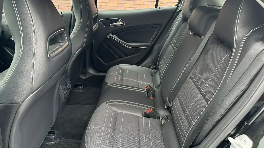 MERCEDES-BENZ GLA -