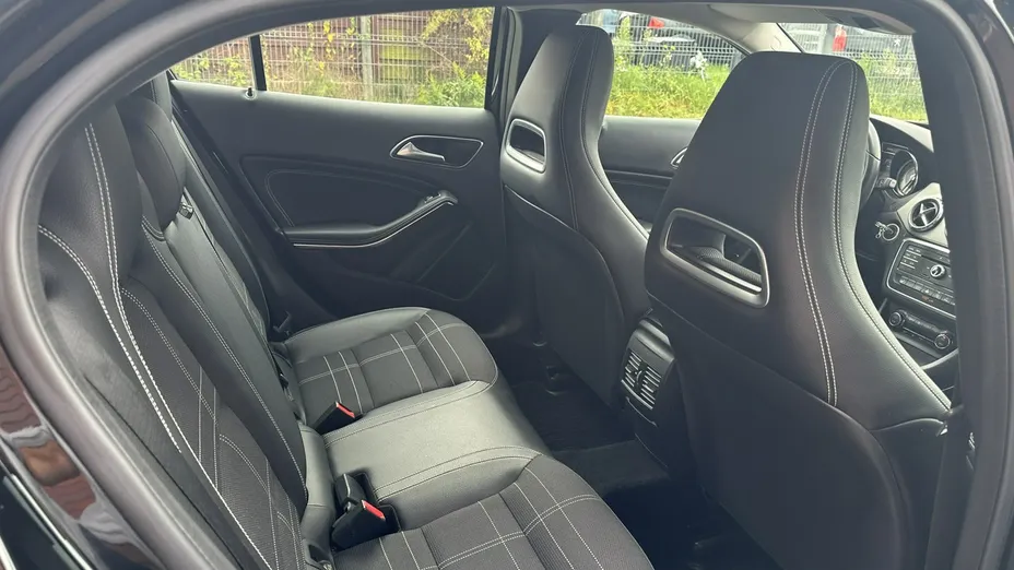 MERCEDES-BENZ GLA -