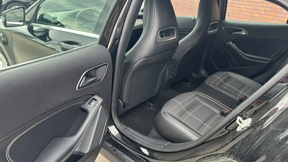 MERCEDES-BENZ GLA -