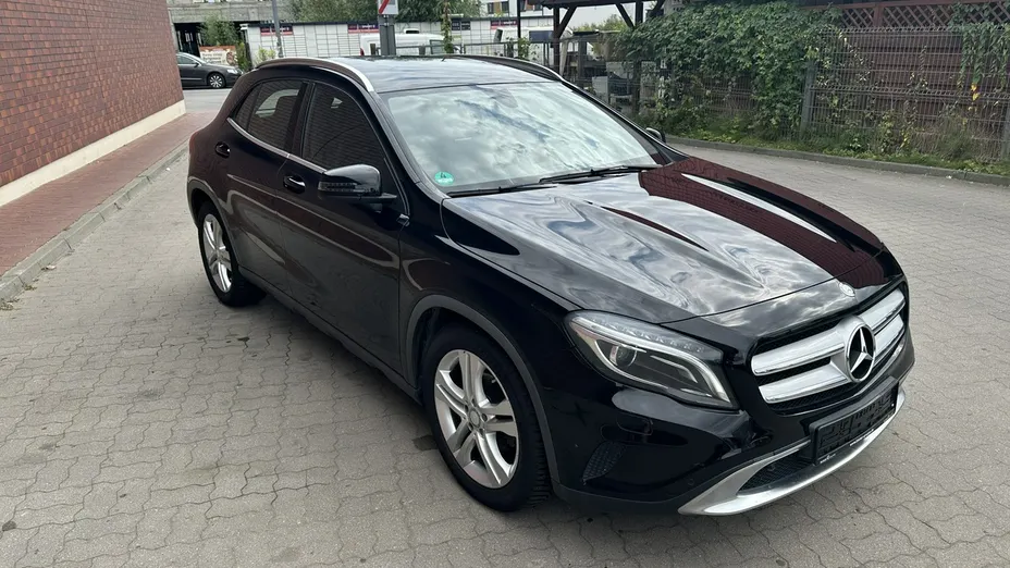 MERCEDES-BENZ GLA -