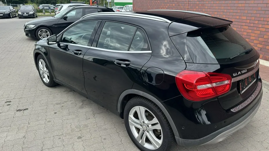 MERCEDES-BENZ GLA -