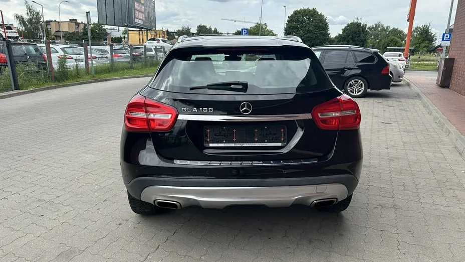 MERCEDES-BENZ GLA -