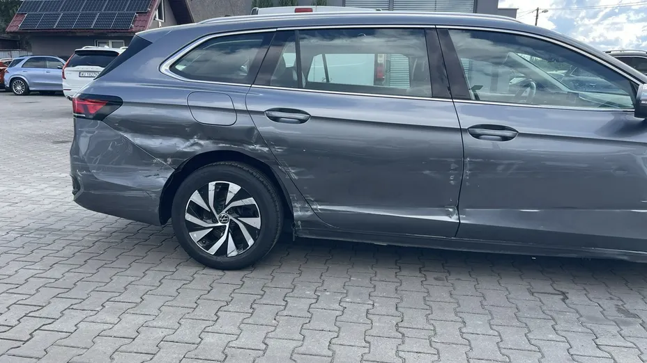 VOLKSWAGEN Passat -