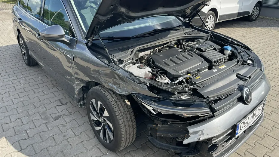 VOLKSWAGEN Passat -