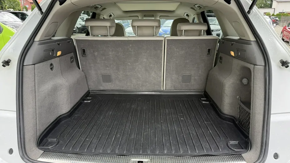 AUDI Q5 -