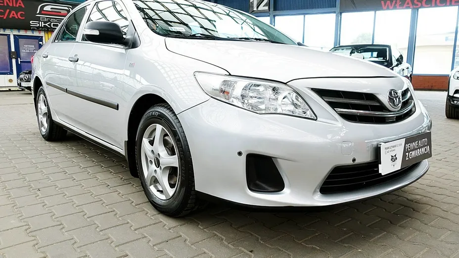 TOYOTA Corolla -