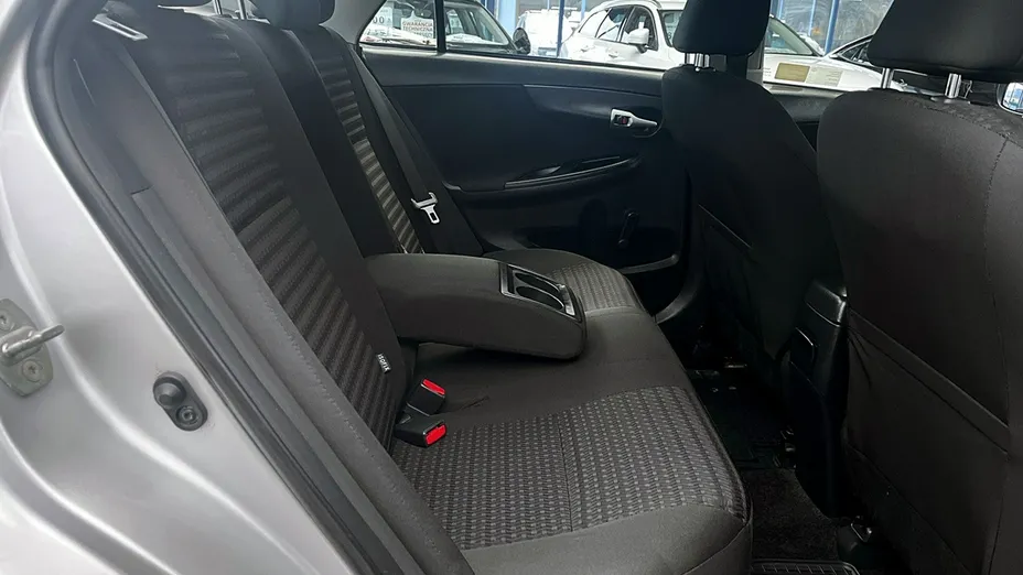 TOYOTA Corolla -