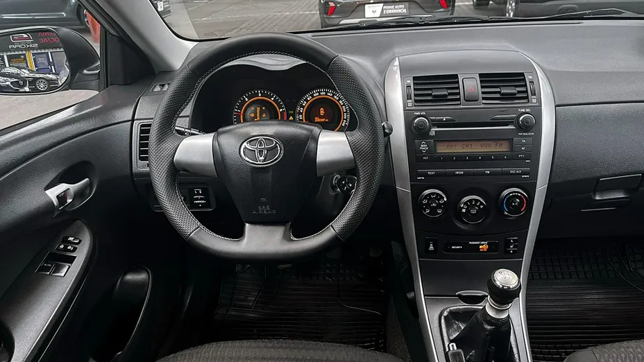 TOYOTA Corolla -