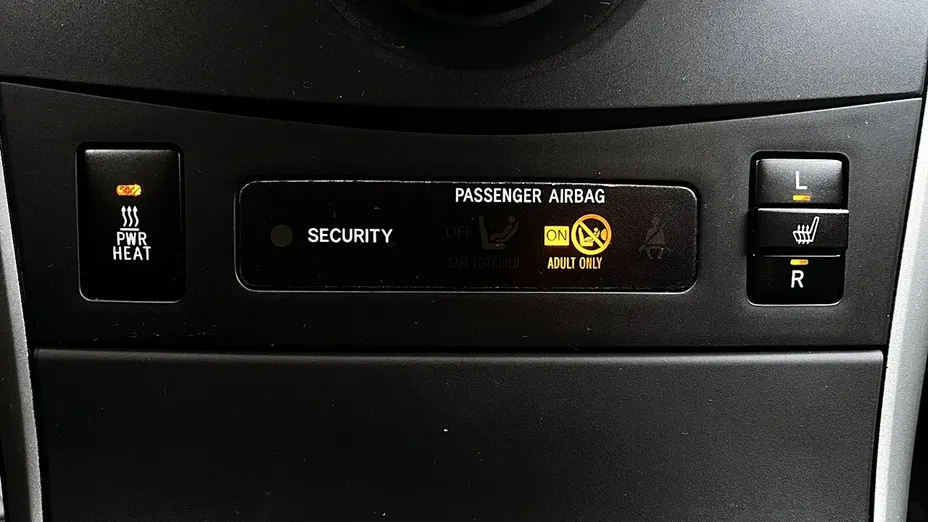TOYOTA Corolla -