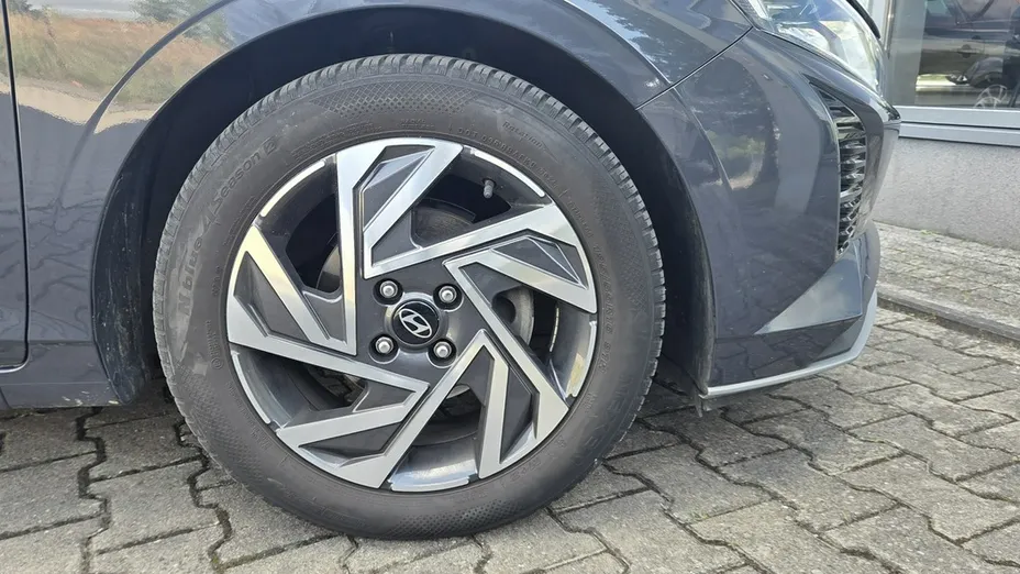 HYUNDAI i20 -