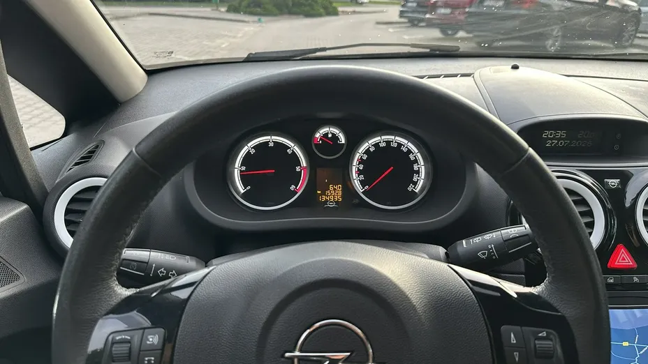 OPEL Corsa -