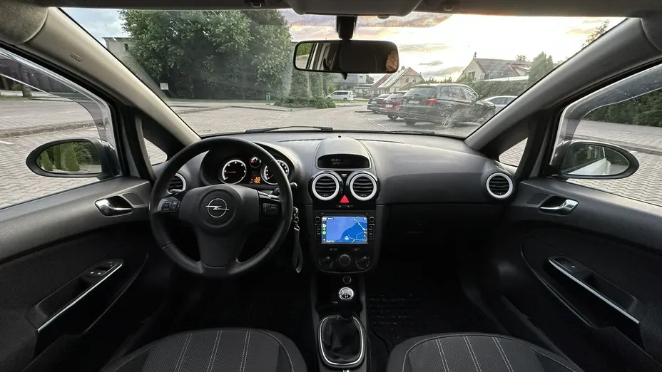 OPEL Corsa -