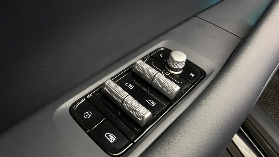 GEELY EX5 -