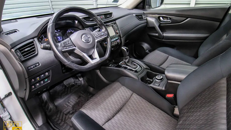 NISSAN X-Trail -
