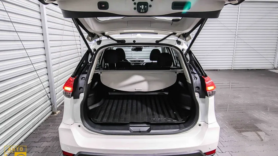 NISSAN X-Trail -