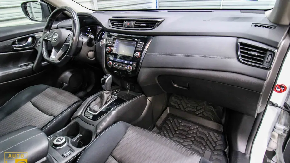 NISSAN X-Trail -
