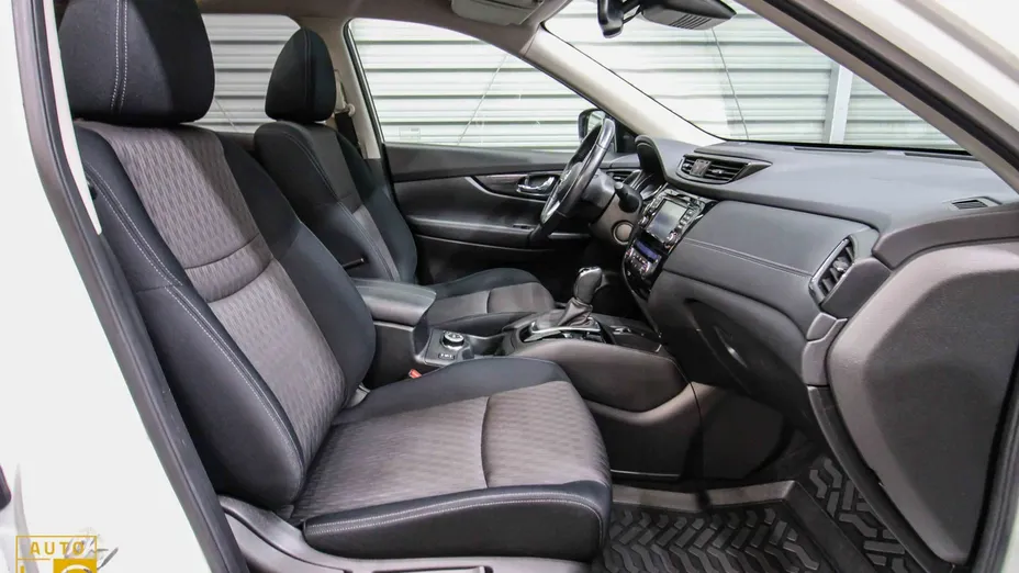 NISSAN X-Trail -
