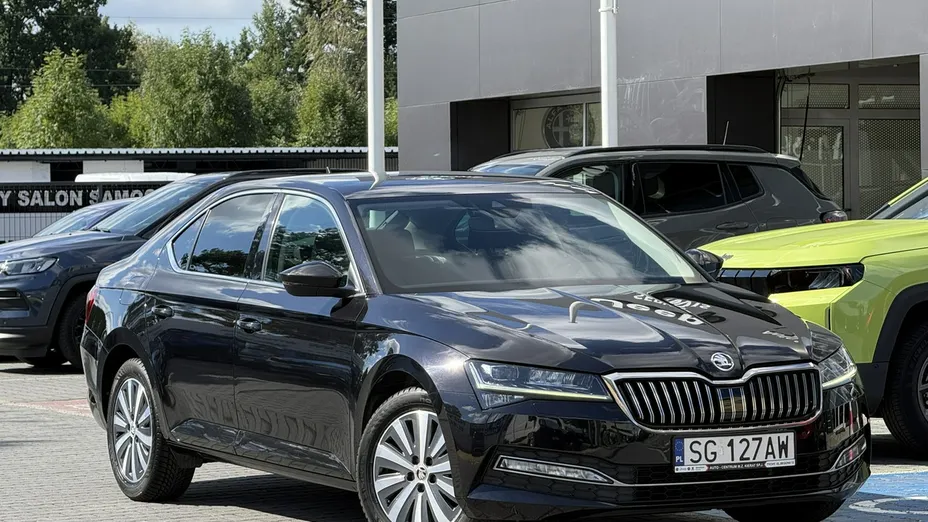 SKODA Superb -