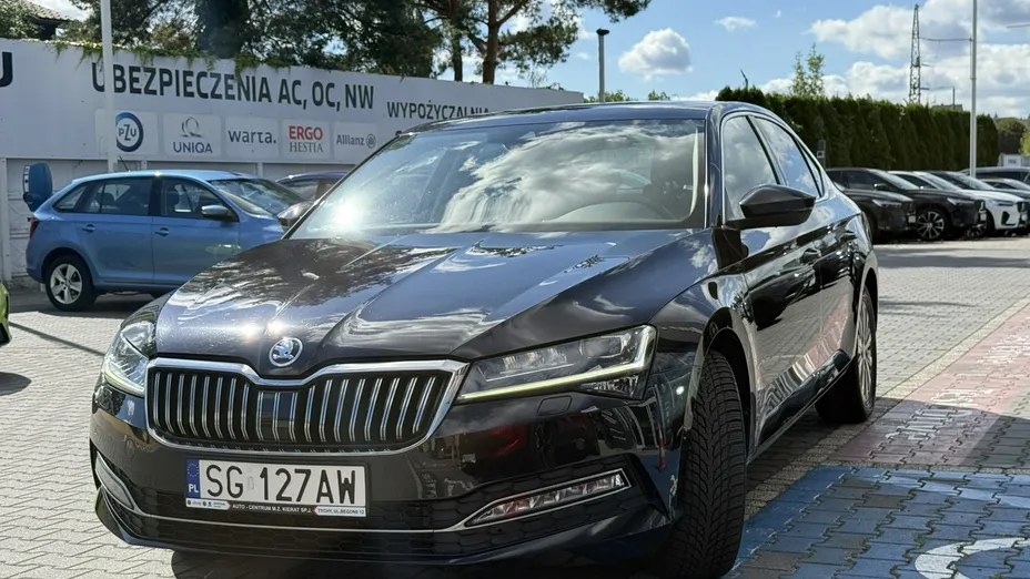 SKODA Superb -