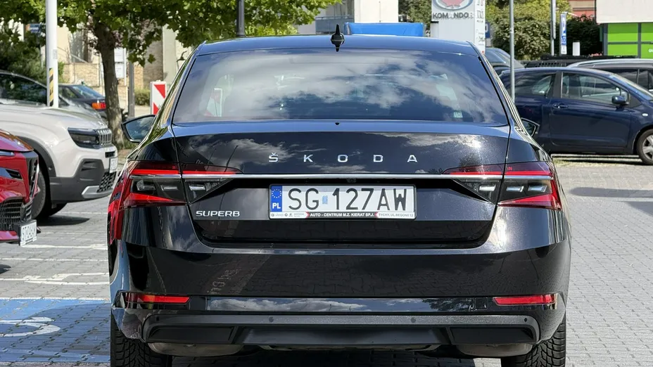 SKODA Superb -
