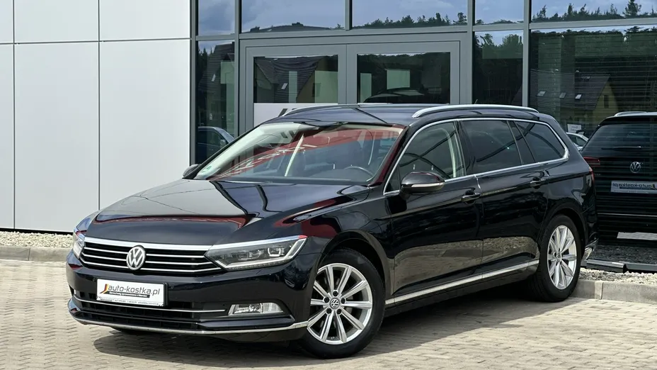 VOLKSWAGEN Passat -