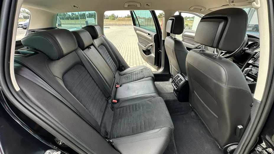 VOLKSWAGEN Passat -