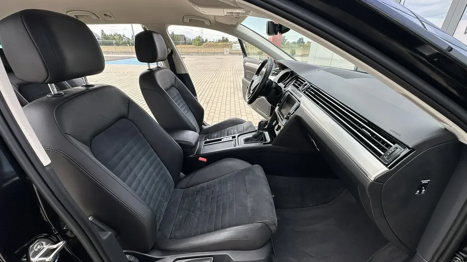 VOLKSWAGEN Passat -