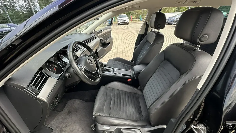VOLKSWAGEN Passat -