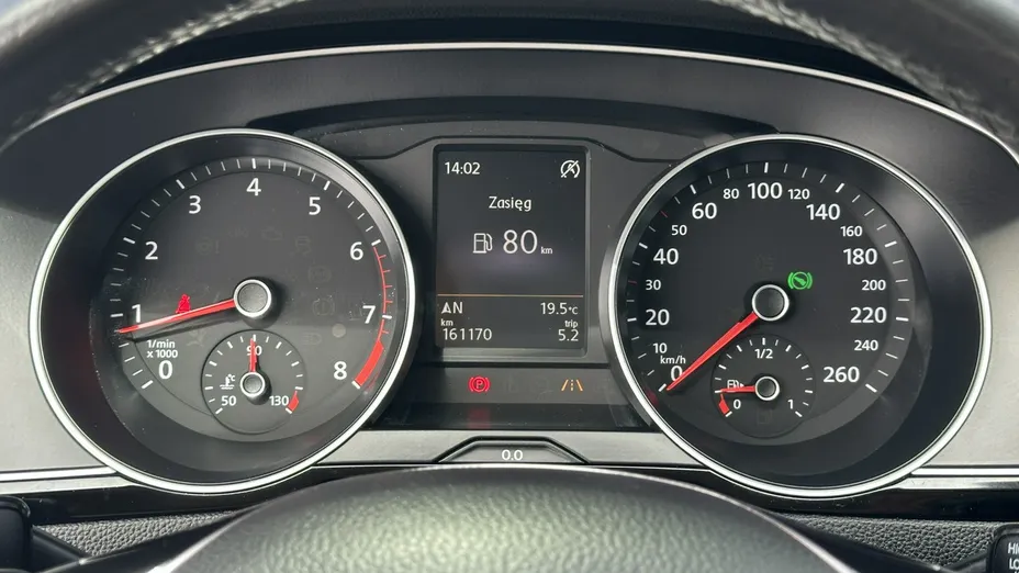 VOLKSWAGEN Passat -