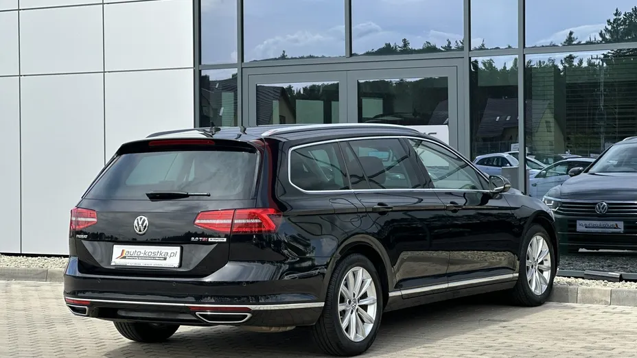 VOLKSWAGEN Passat -