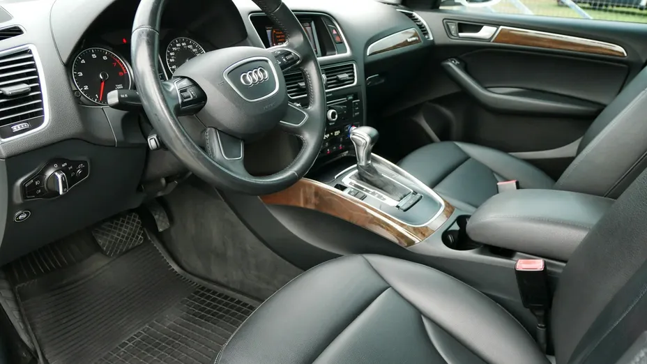 AUDI Q5 -