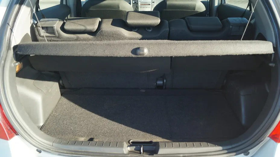 TOYOTA Yaris -