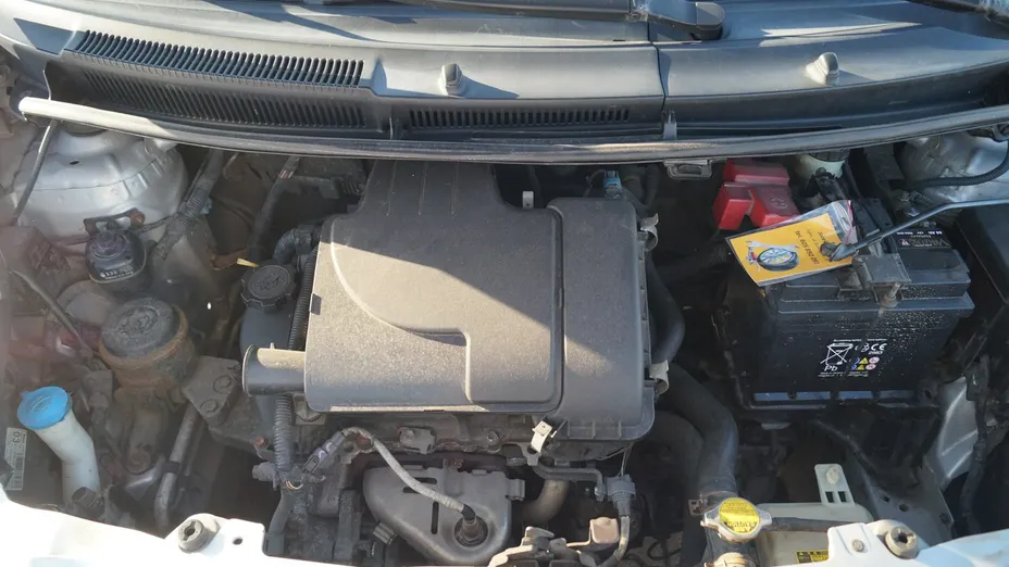 TOYOTA Yaris -