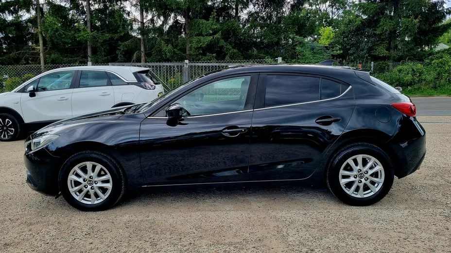 MAZDA 3 -