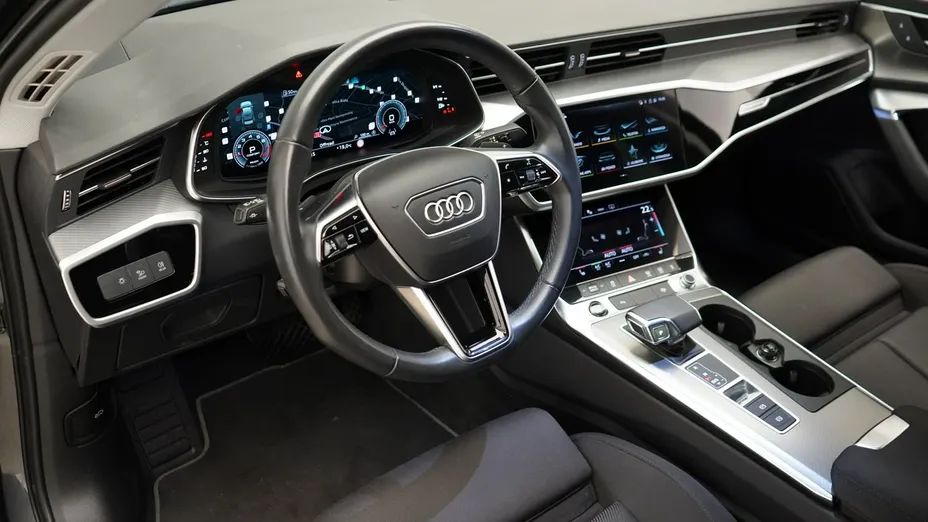 AUDI A6 -