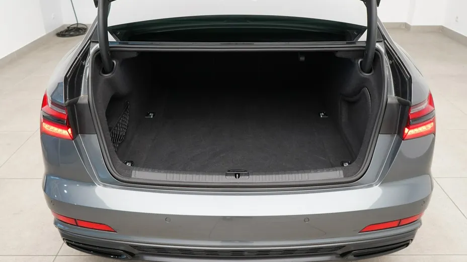 AUDI A6 -