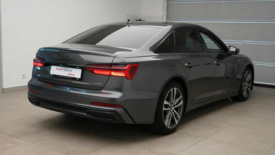 AUDI A6 -