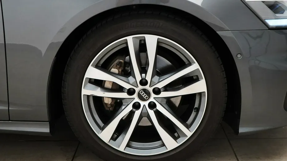 AUDI A6 -