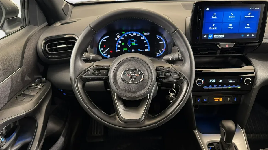 TOYOTA Yaris Cross -