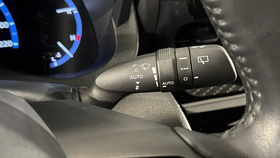 TOYOTA Yaris Cross -