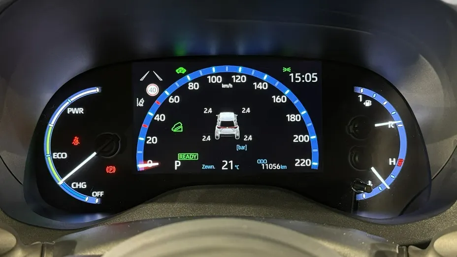 TOYOTA Yaris Cross -