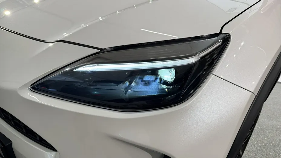 TOYOTA Yaris Cross -