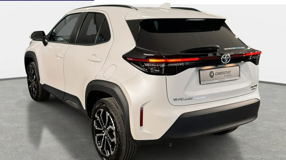 TOYOTA Yaris Cross -