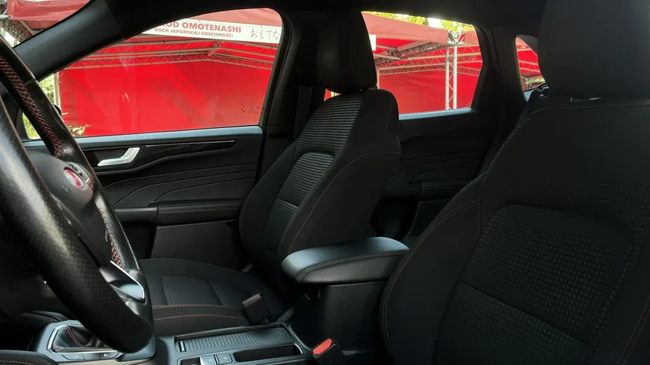 FORD Kuga -